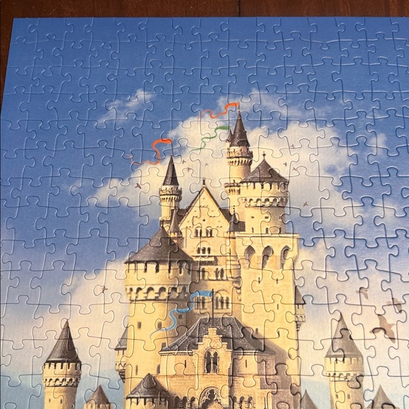 2010 Ravensburger neuschwanstein  Castle Puzzle. 300 pieces.  Complete. - Picture 3 of 7
